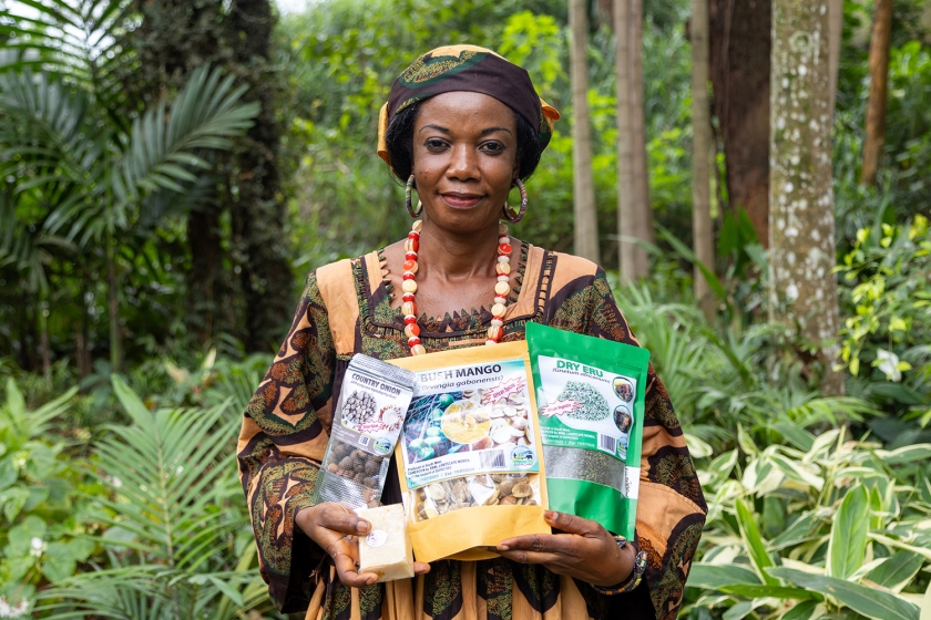 Woman showcases products made from the forest. GEF/UNEP 